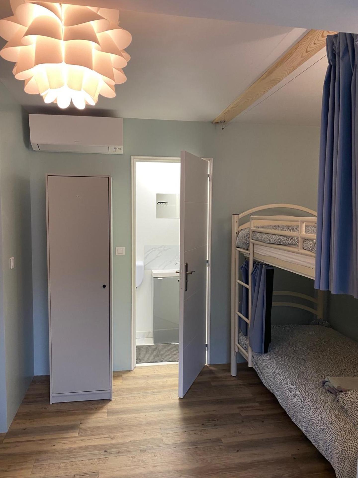 Bohobos Hostel Antibes Exteriör bild